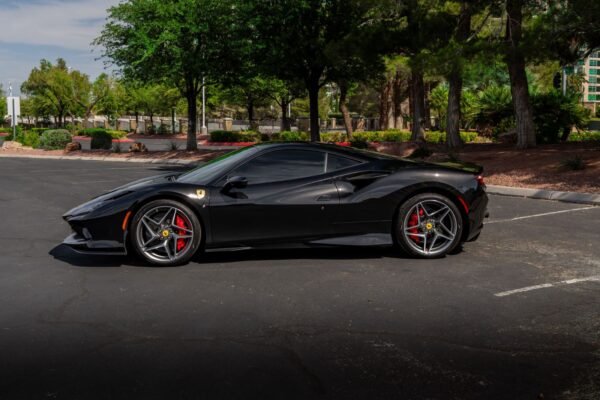 Ferrari F8 Tributo - Image 4