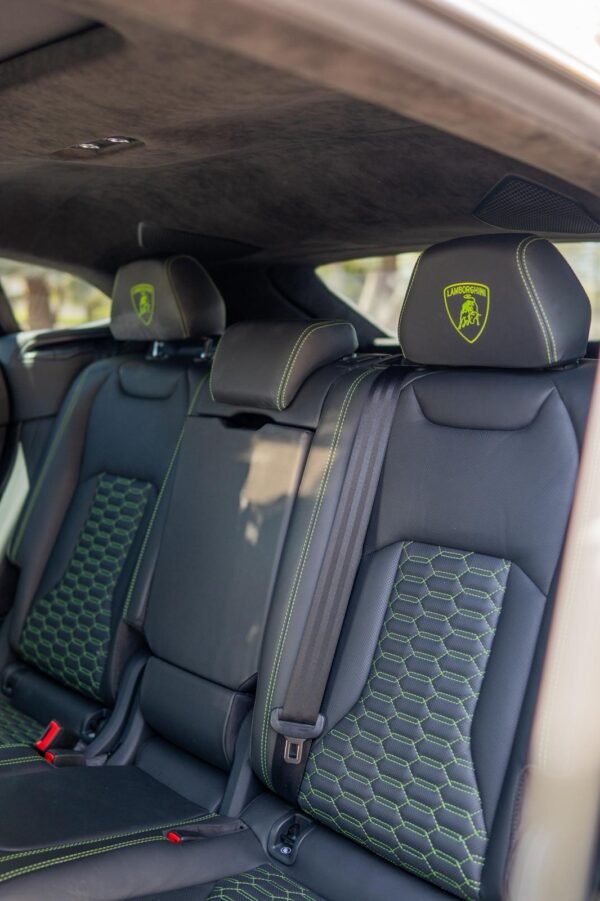 Lamborghini Urus - Image 4