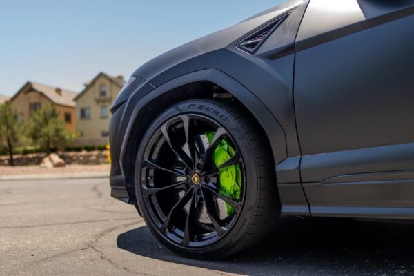 Lamborghini Urus - Image 7