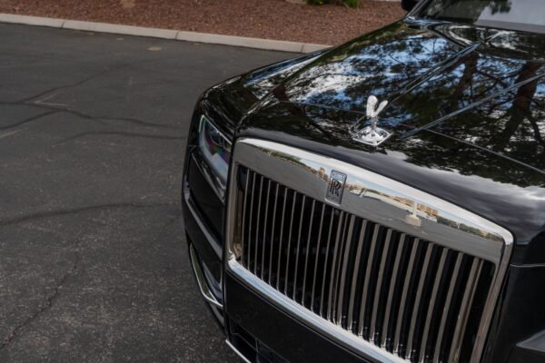 Rolls Royce Cullinan Black - Image 3