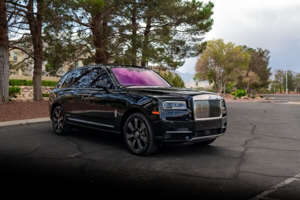 Rolls Royce Cullinan Black - Image 2