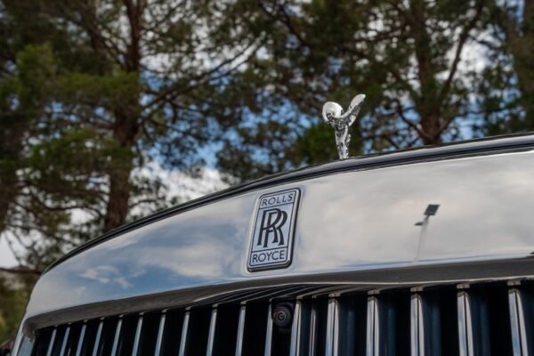 Rolls Royce Cullinan Black - Image 4