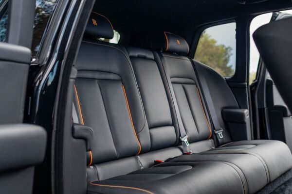 Rolls Royce Cullinan Black - Image 12