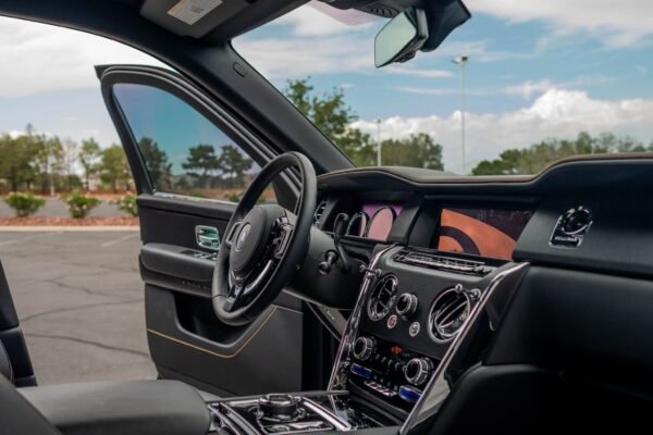Rolls Royce Cullinan Black - Image 5