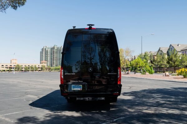 Mercedes Sprinter Ultimate Toys - Image 5