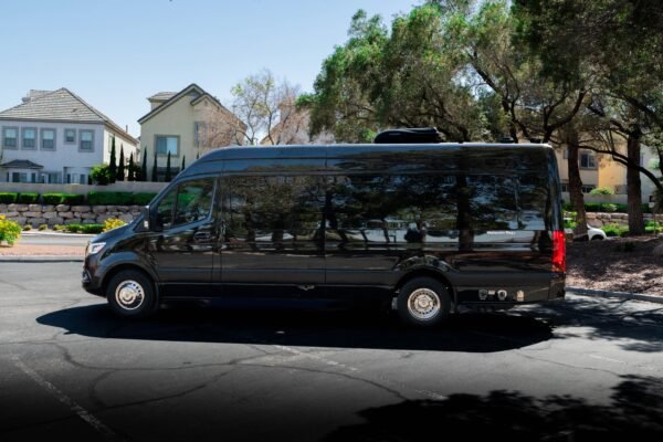 Mercedes Sprinter Ultimate Toys - Image 26
