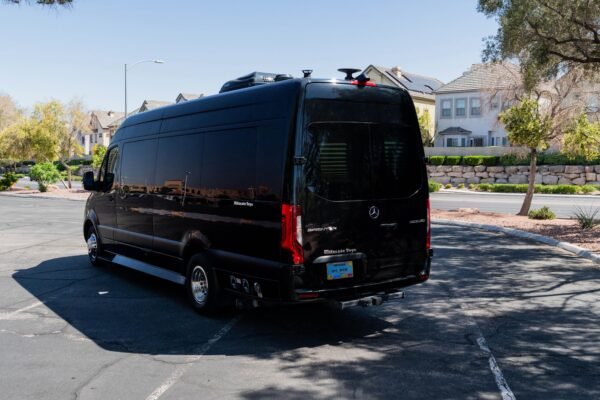 Mercedes Sprinter Ultimate Toys - Image 25