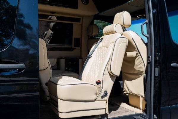 Mercedes Sprinter Ultimate Toys - Image 21