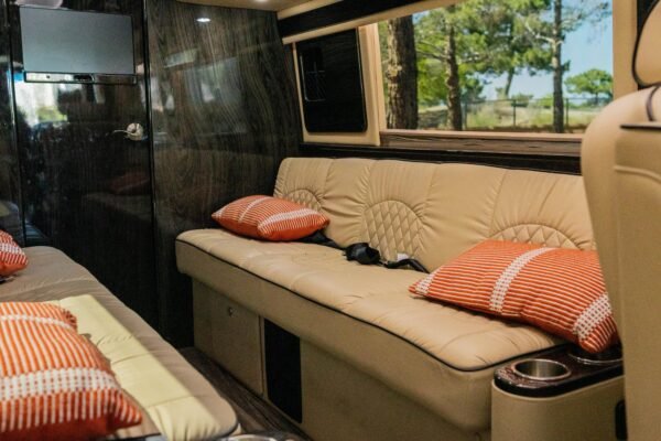 Mercedes Sprinter Ultimate Toys - Image 12