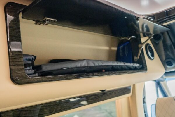 Mercedes Sprinter Ultimate Toys - Image 19