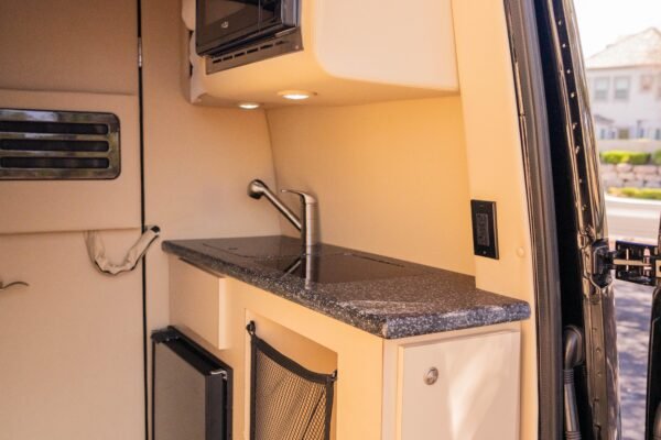 Mercedes Sprinter Ultimate Toys - Image 16