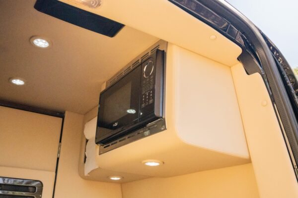 Mercedes Sprinter Ultimate Toys - Image 14