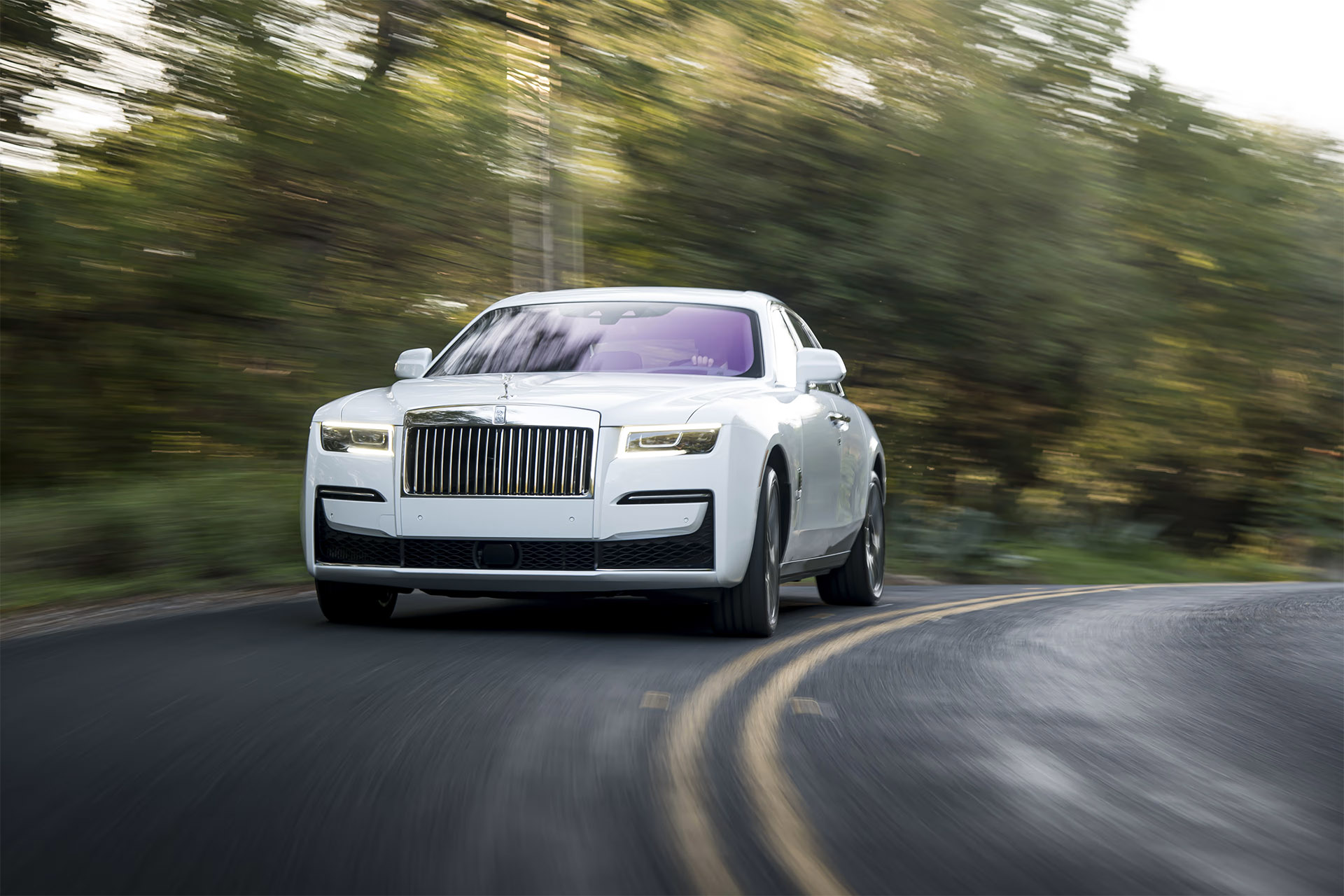rolls-royce-ghost-on-the-road